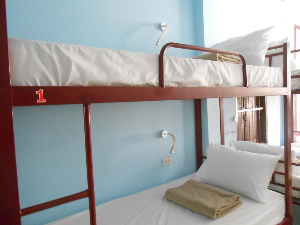 Lucky Backpacker Hostel Vientiane Room photo