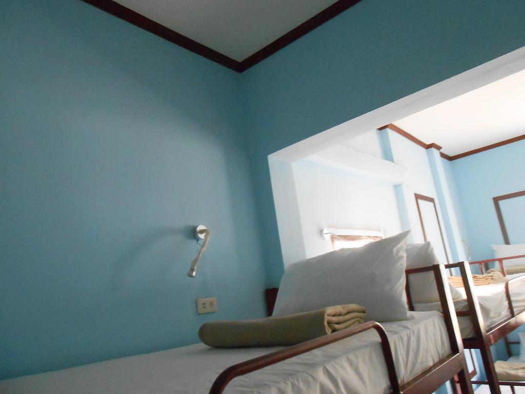 Lucky Backpacker Hostel Vientiane Exterior photo